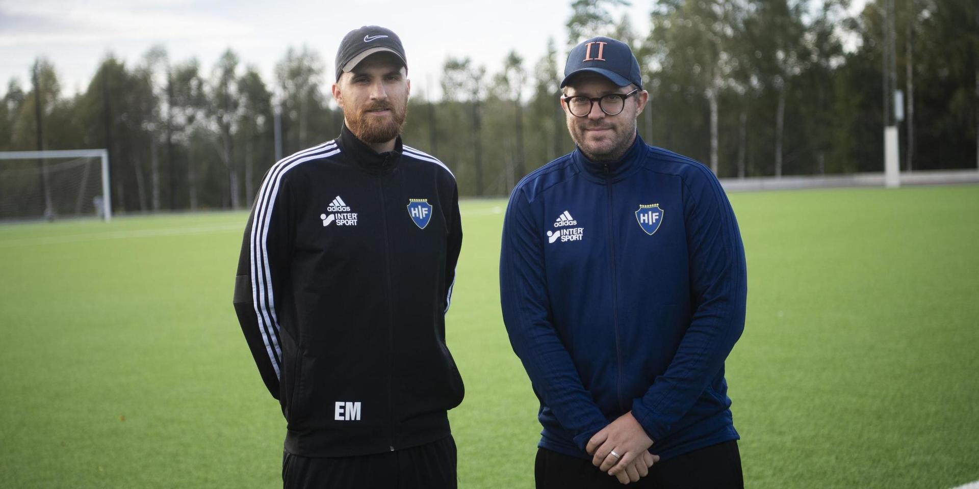 Egzon Maholli (till vänster) och Tobias Örnstedt fortsätter som tränare för nyuppflyttade Hyltebruks IF i division 4 nästa år.