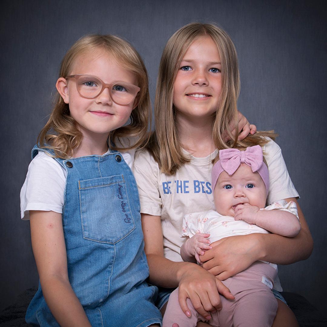 Rebecca och Jonas Arlid, Halmstad fick den 28 april en flicka som heter Clara. Hon vägde 3645 g och var 50 cm lång. Syskonen heter Maya och Alicia.