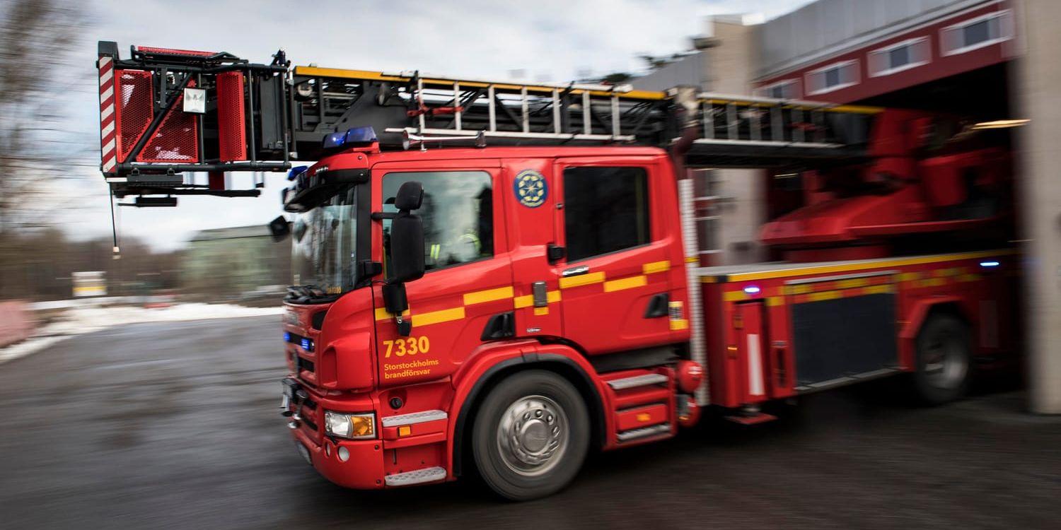 Hotellgäster och andra boende i Tibro fick evakuera på grund av en butiksbrand under natten mot lördag. Genrebild.
