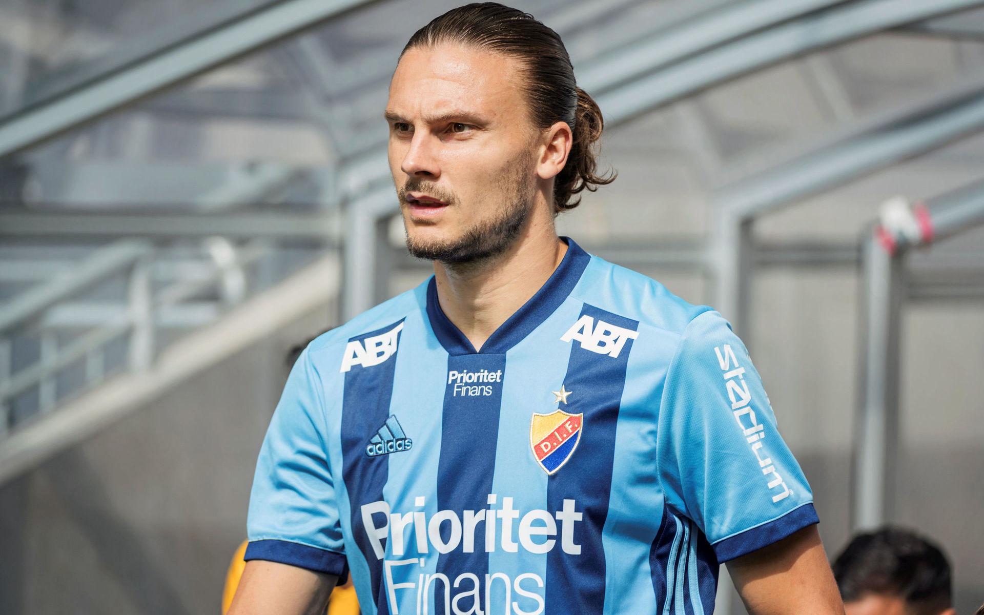Falkenbergaren Erik Johansson spelar numera i allsvenska Djurgården.