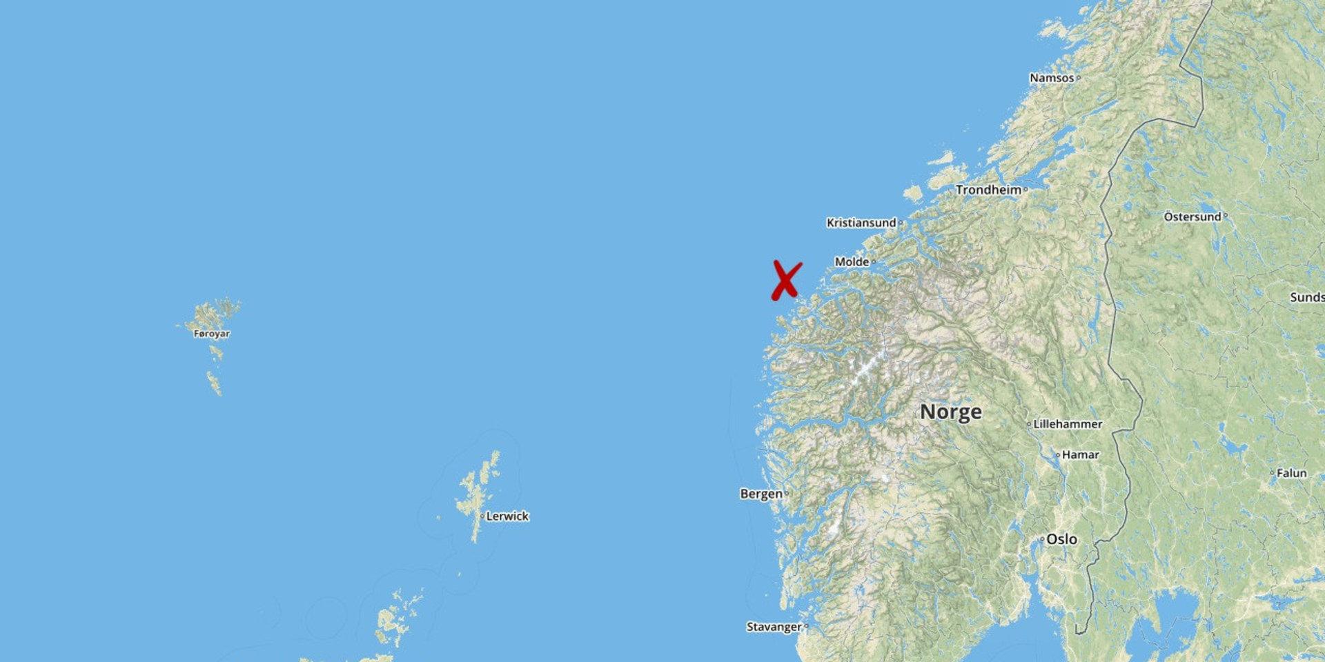 Fartyget var väster om Ålesund i Norge när nödsignalen skickades. 