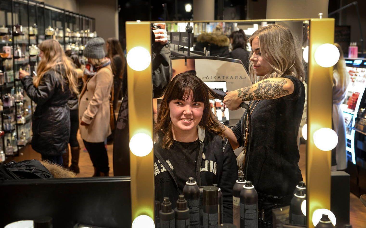 Stylad. Lisa Pålsson tog tillfället i akt och fick hjälp av Lizette Svensson från Kick´s med att styla sitt hår.