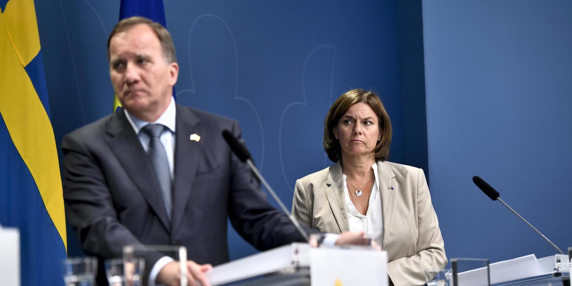 Regeringskris. Migrationen har återigen gjort att den rödgröna regeringen med statsminister Stefan Löfven (S) och vice statsminister Isabella Lövin (MP) riskerar att spricka.
