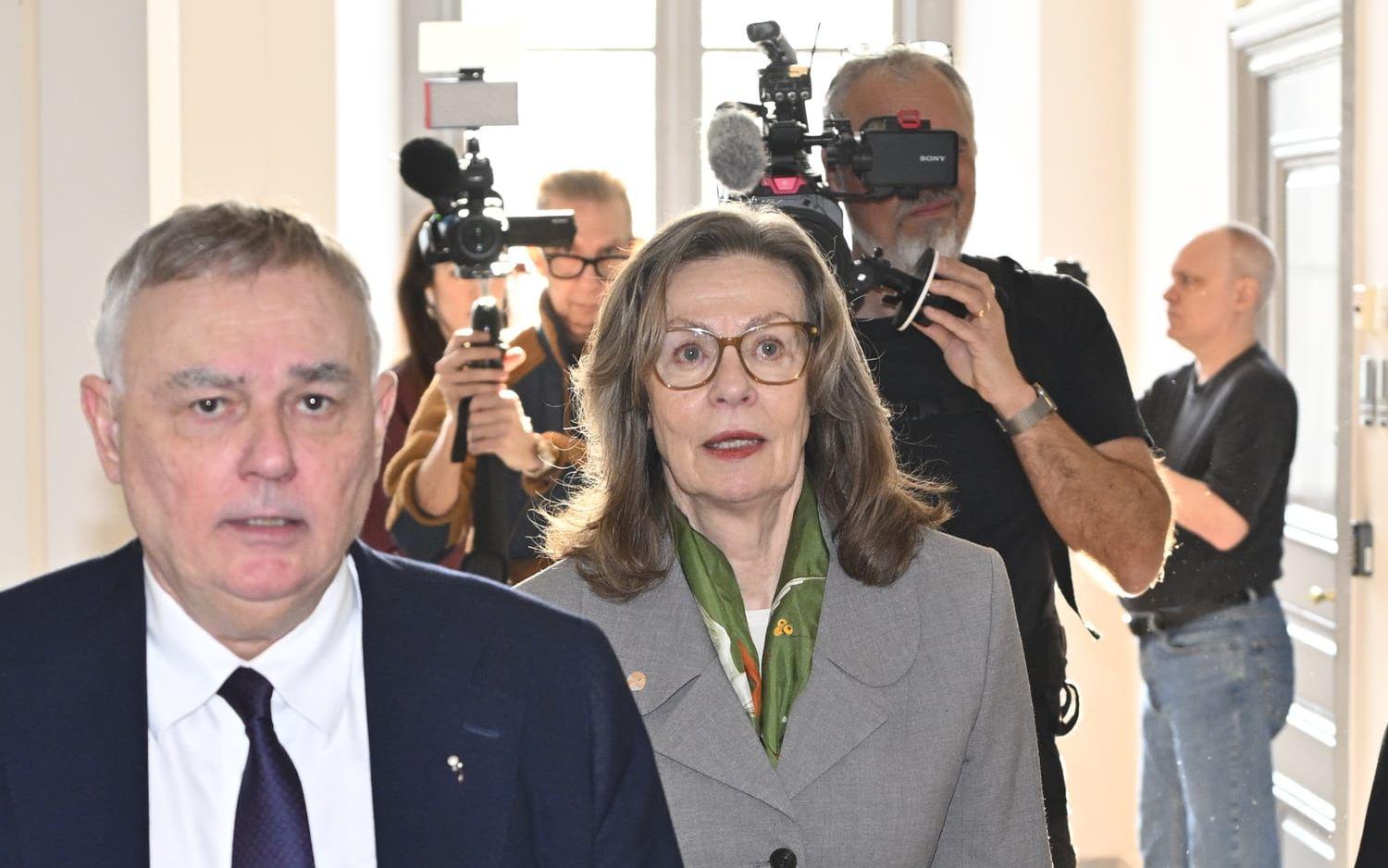 Birgitte Bonnesen, tidigare vd för Swedbank, med sin advokat Per E Samuelsson i samband med huvudförhandlingen i Högsta domstolen. Arkivbild. 