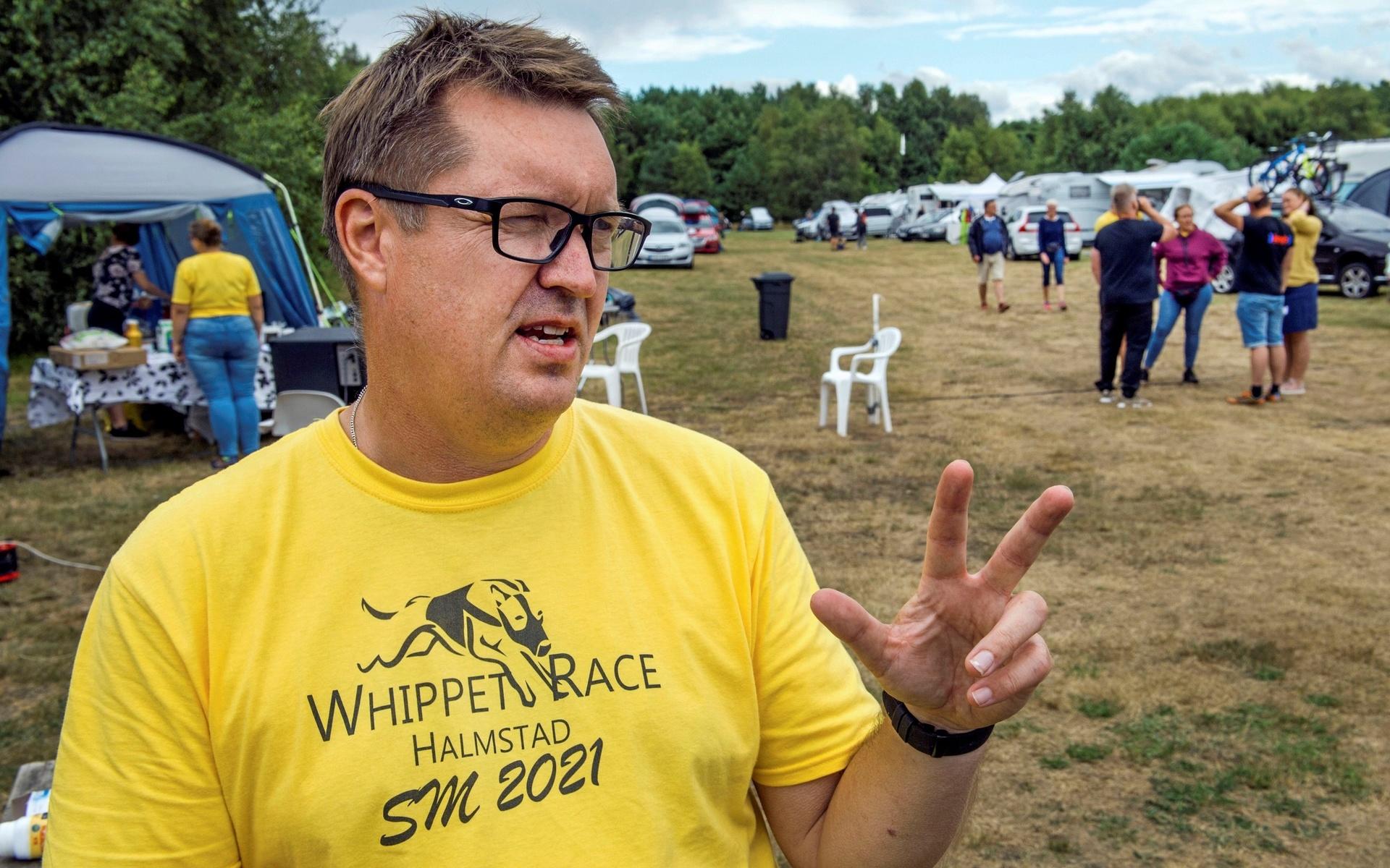 Claes Trullson, ordförande för Halmstad whippetrace, hade under SM tre hundar som tävlade. 