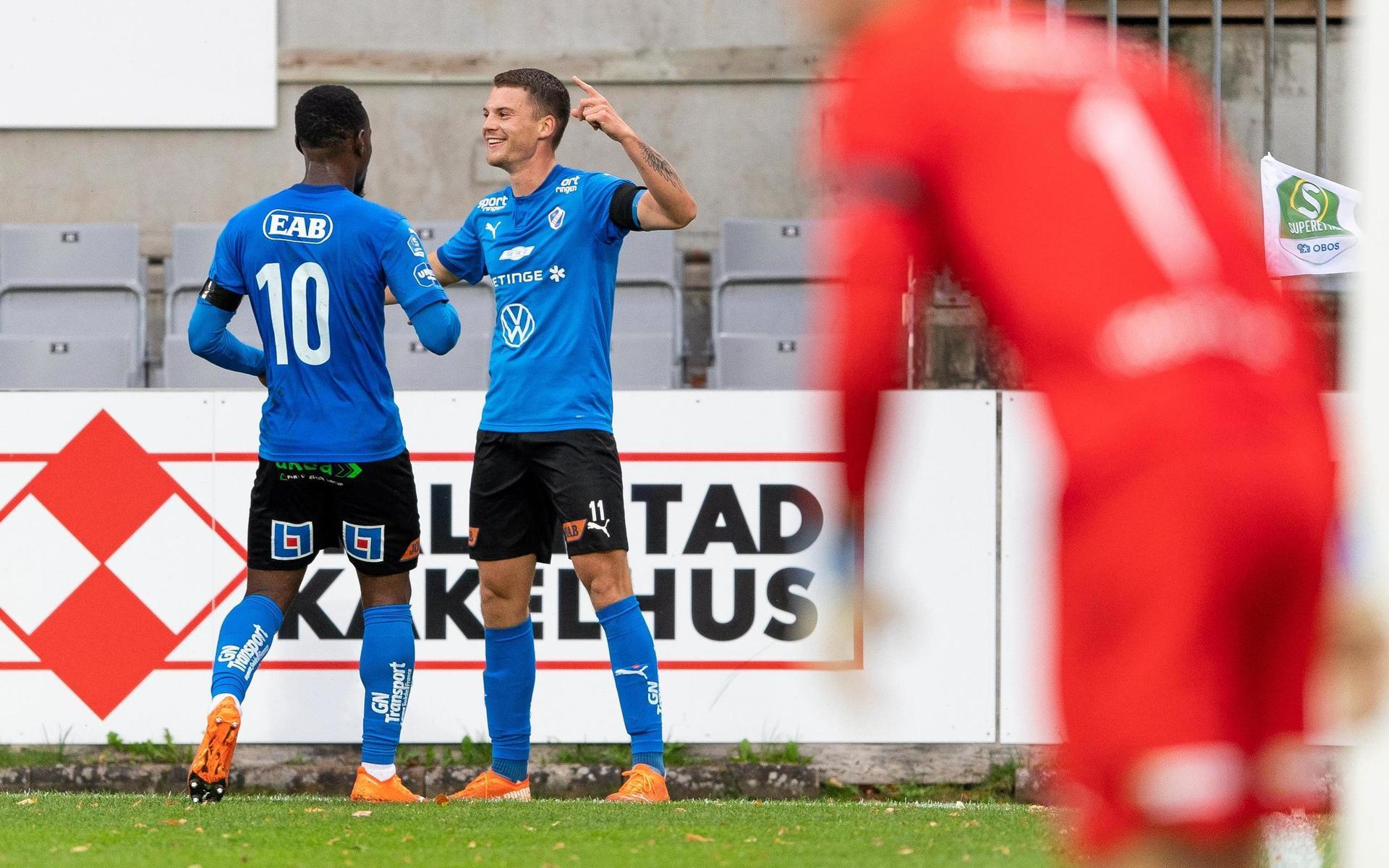 Samuel Kroon jublar efter att ha gjort 1-0 för HBK i Superettan-mötet  mellan Halmstad och Ljungskile.
