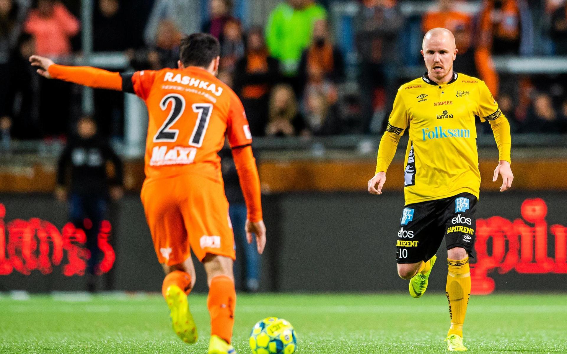 Förre Elfsborgsprofilen Simon Lundevall är klubblös och tränade med HBK under onsdagen.