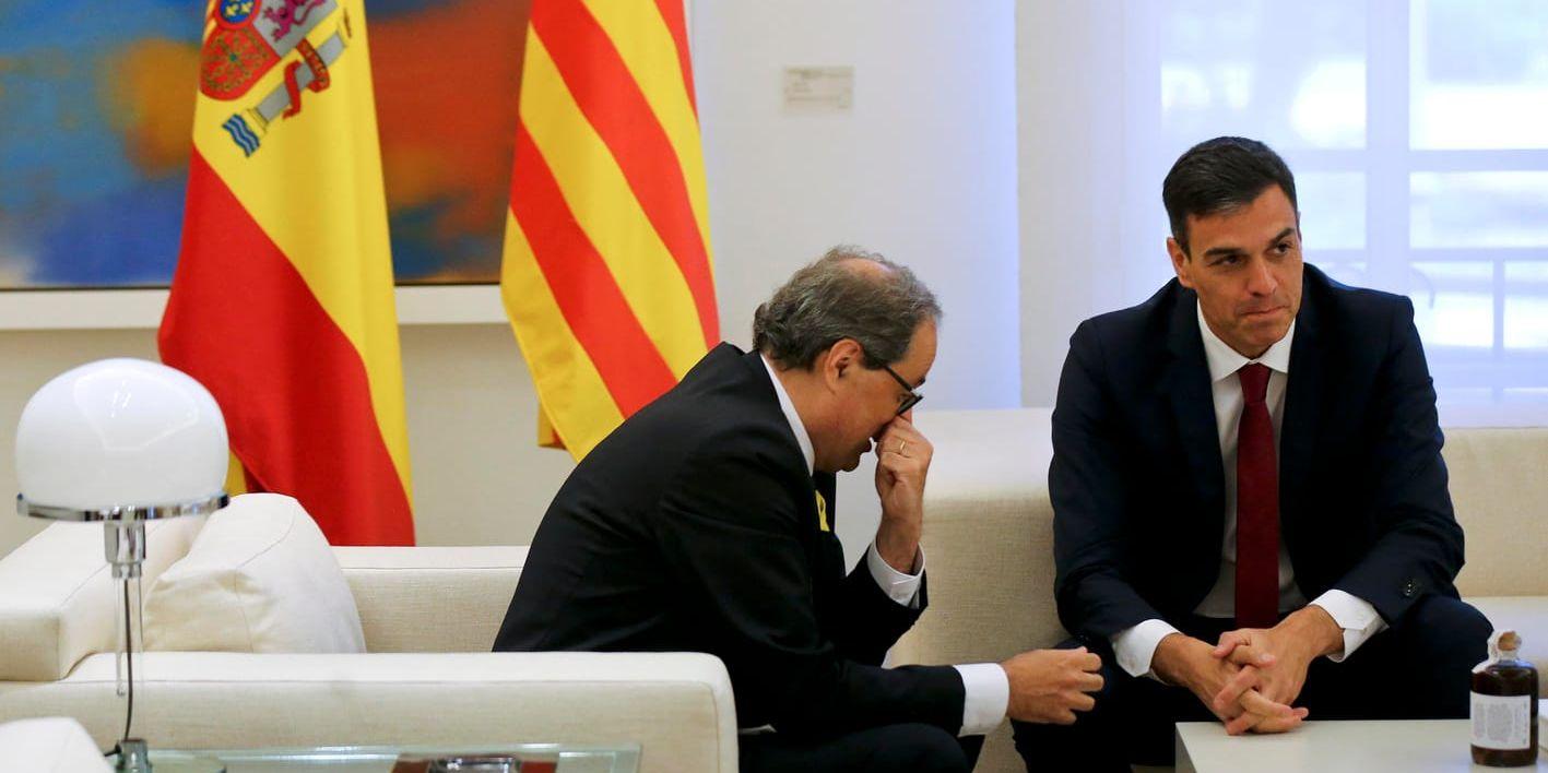 Den spanske premiärministern Pedro Sánchez (till höger) träffade Kataloniens regionpresident Quim Torra under måndagen.