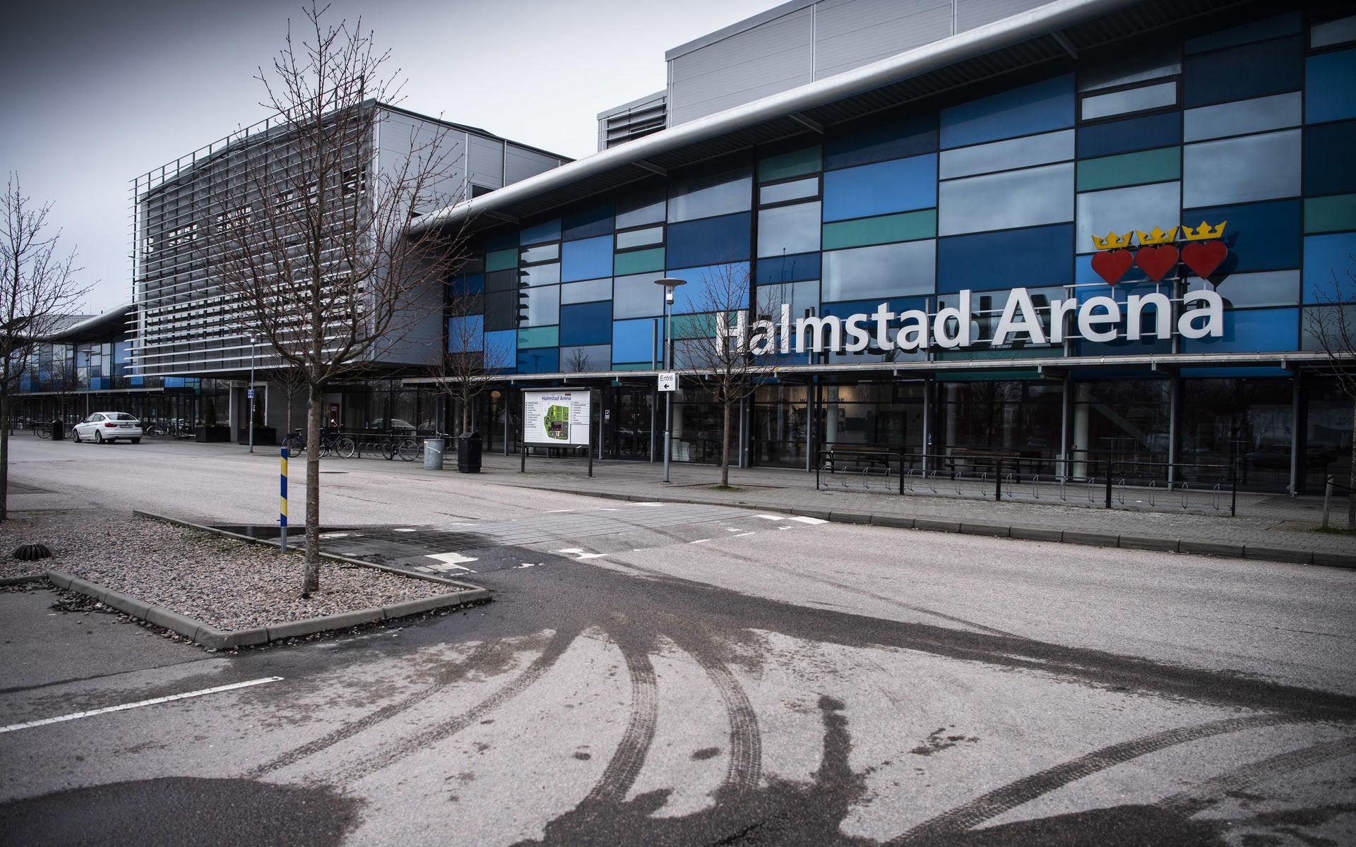 I södra Halland ska Halmstad Arena fungera som vaccinationscentral. Tingbergshallen i Kungsbacka, Varbergs Arena och gamla biblioteket i Falkenberg kommer också användas längre fram.