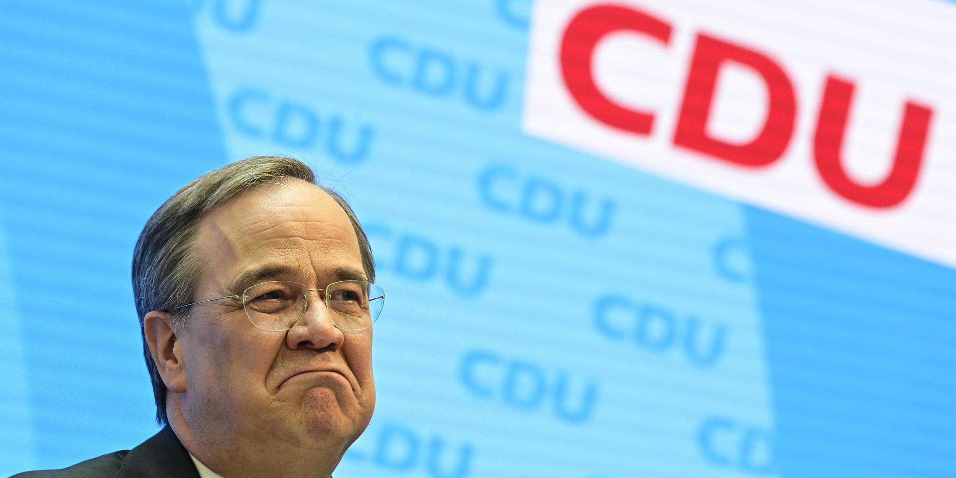 CDU:s ordförande Armin Laschet under en pressträff vid partiets högkvarter i Berlin efter Markus Söders besked.