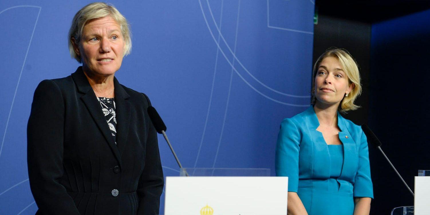 Socialförsäkringsminister Annika Strandhäll (S) och Ann-Marie Begler (tv). Arkivbild.