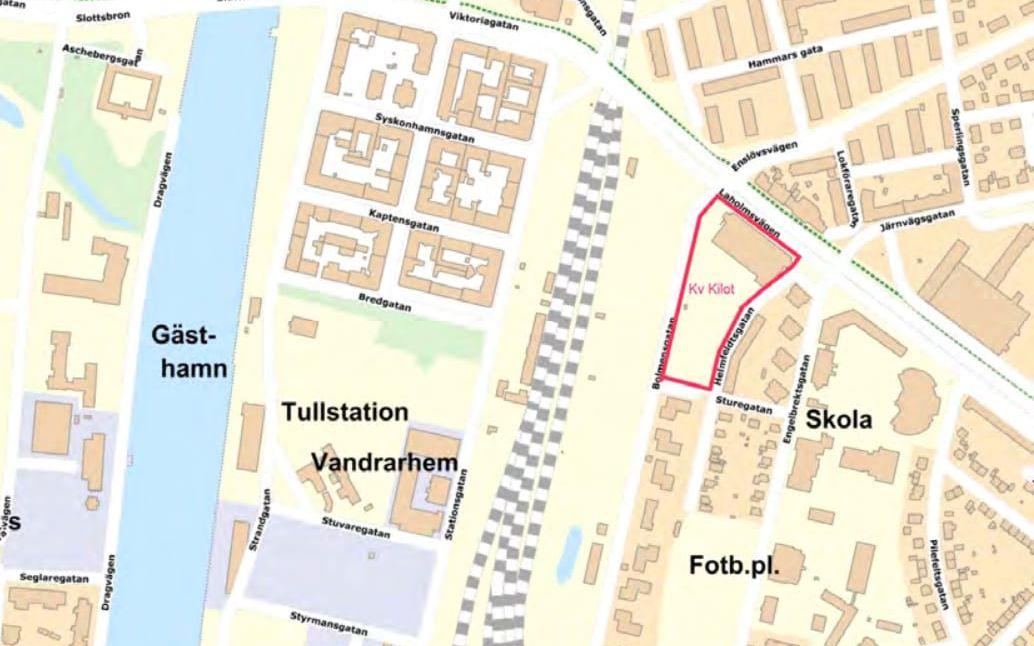 Området för detaljplanen Kvarteret Kilot är beläget öster om järnvägen, intill regionbussterminalen och den planerade ytan för resecentrum. Planområdets gräns syns i rött på kartan. Bild: Halmstads kommuns karttjänst
