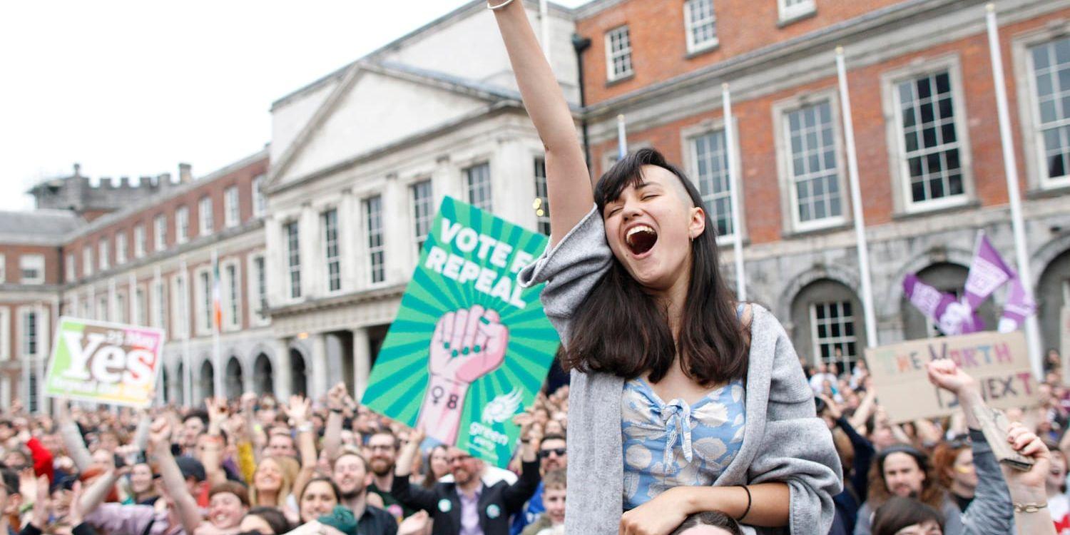 I maj förra året ställde sig 66,4 procent av irländarna bakom en liberalisering av abortlagstiftningen i Irland. På bilden firar förespråkarna resultatet i Dublin.