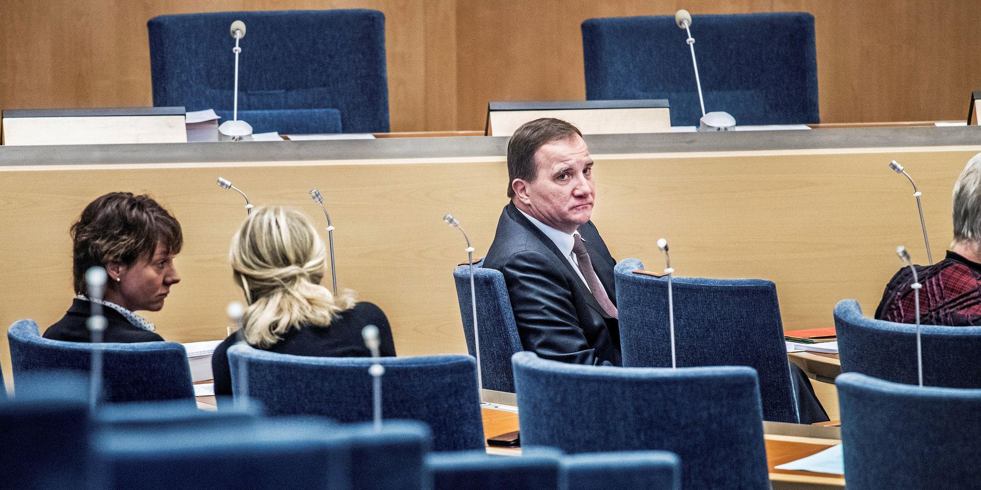Statsminister Stefan Löfven (S) drar sig för att debattera mot oppositionsledaren Ulf Kristersson (M).