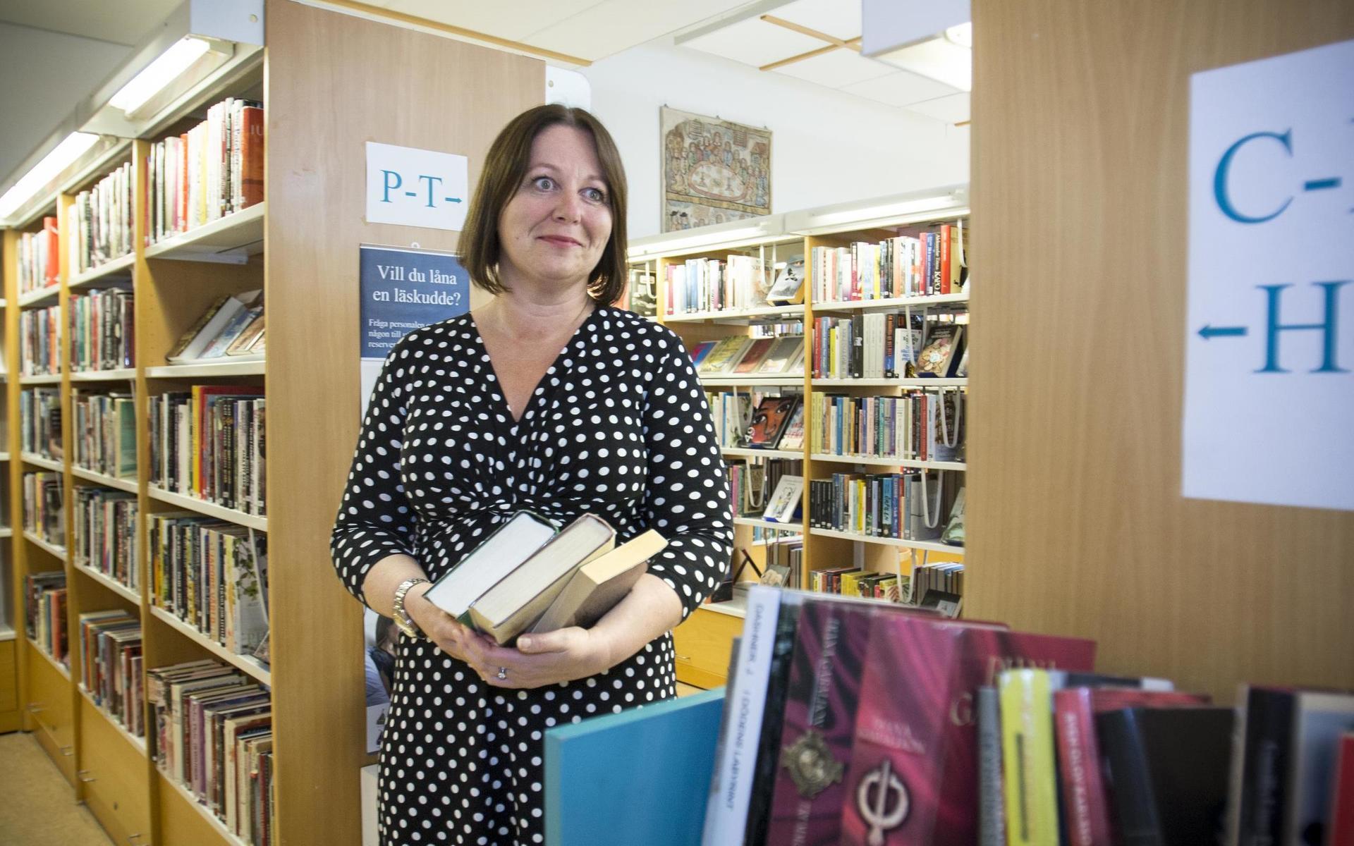 ”Har de inte varit här tidigare får vi möjligheten att berätta vad vi mer kan erbjuda”, säger bibliotekschefen Marie Erge, om de nya låntagarna som nu väntas till stadsbiblioteket i Laholm.
