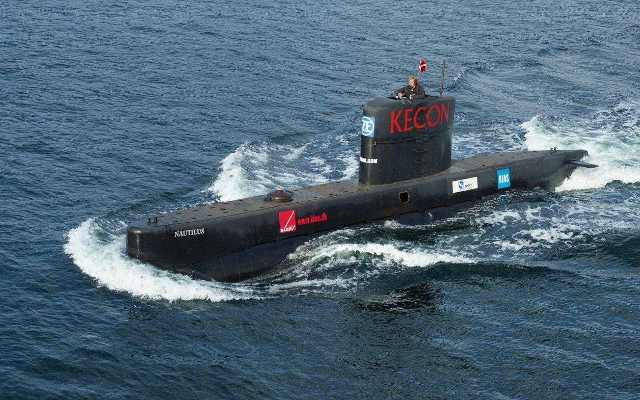 Ubåten Nautilus vägerCa.33 ton, är 17,76 meter lång och 2 m bred. Höjd till periskopet: Ca.7 m. Dykdjup: 100 m. Teoretisk dykdjup: 470 m. Glidhastighet: 6,8 knopNedsänkt hastighet: 3,5 knopBild: Wikicommons
