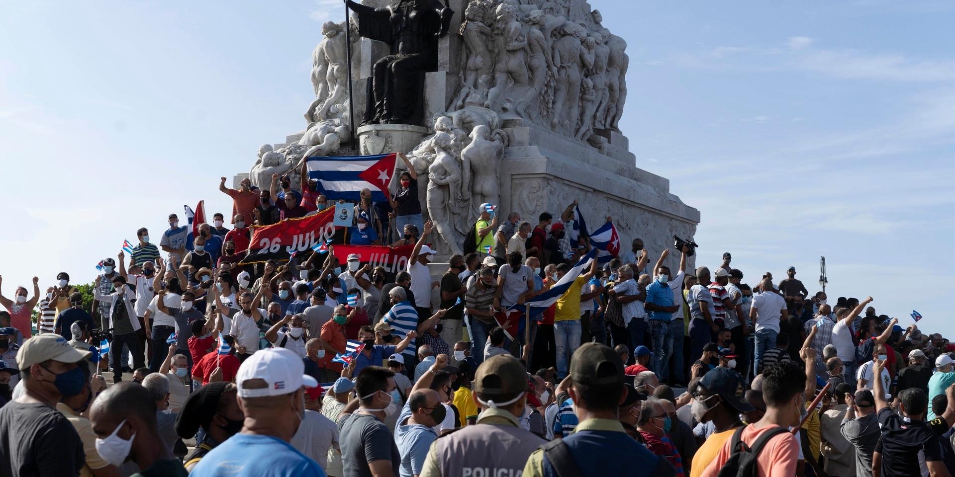 Resning. Stora demonstrationer pågår i Kuba, i protest mot den kommunistiska diktaturen. 