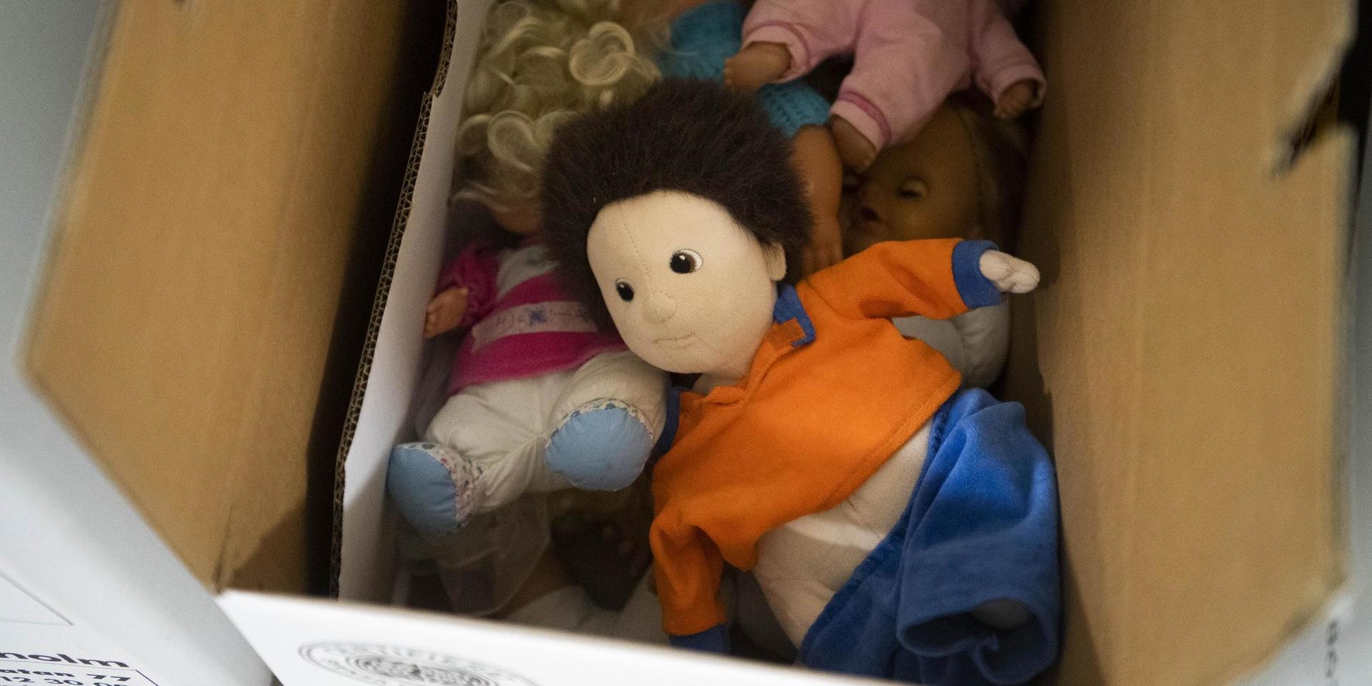 Leksaker skänker också stor glädje för barnen i flyktinglägren i Grekland.