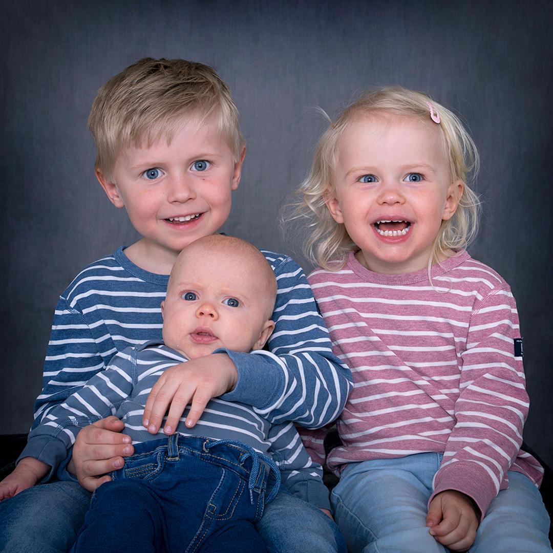 Evelina Burman och Ludvig Persson, Halmstad fick den 31 januari en pojke som heter Elliot. Han vägde 2590 g och var 48 cm lång. Syskonen heter Louie och Nova.