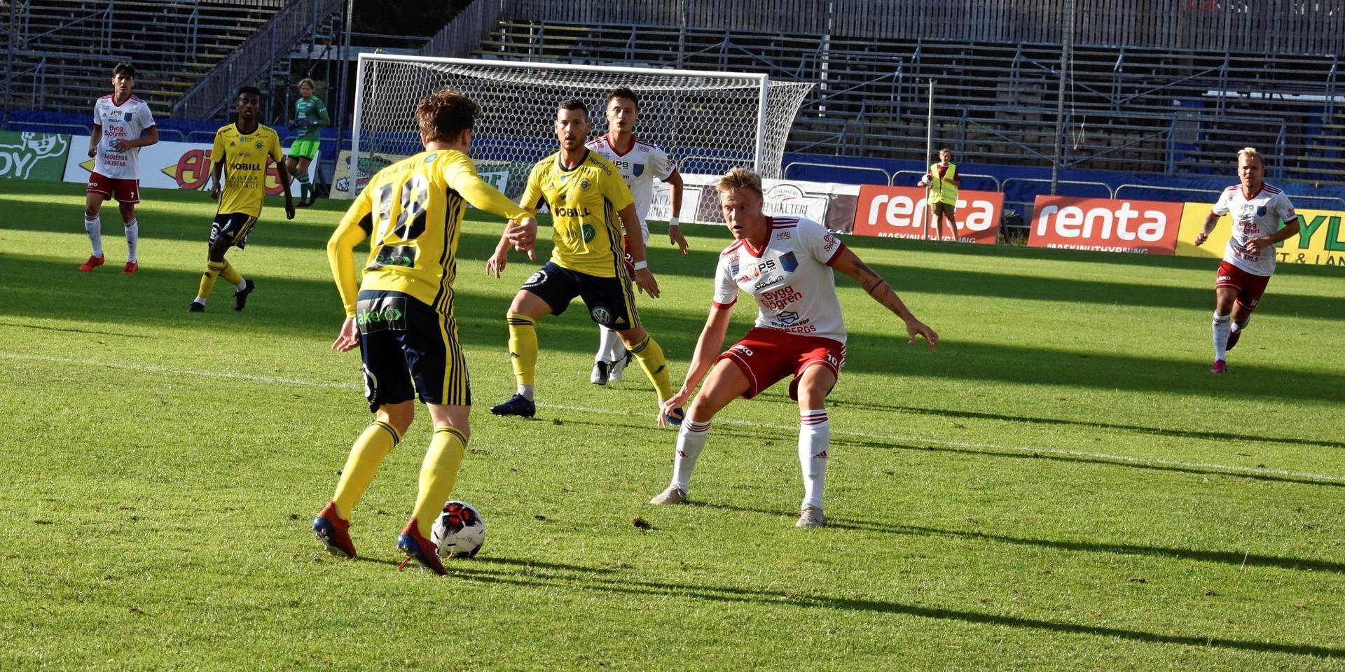 Ängelholm vann med 2-0 i mötet med Halmia på Örjans vall.