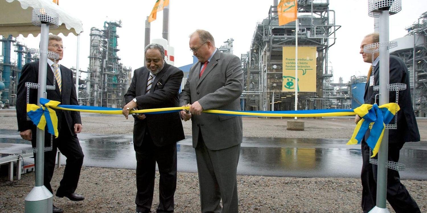 Mohammed al-Amoudi tillsammans med Sveriges dåvarande statminister Göran Persson vid invigningen av Preemraffs anläggning i Lysekil 2006. Arkivbild.