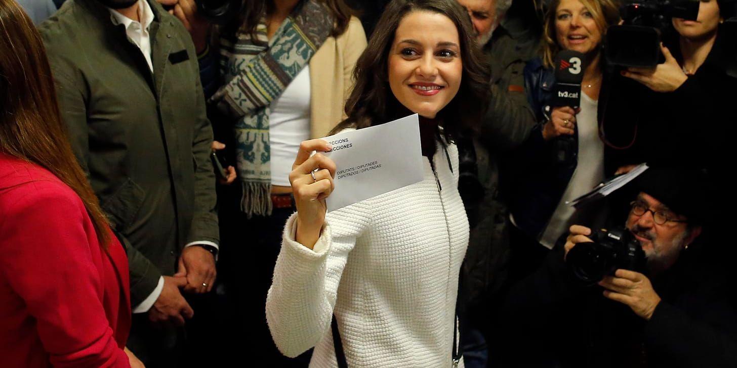 Inés Arrimadas kan fira en sensationell framgång för sitt parti Ciutadans (Ciudadanos) som blir störst på unionistsidan i det katalanska parlamentet. Men separatistblocket vann, totalt sett.