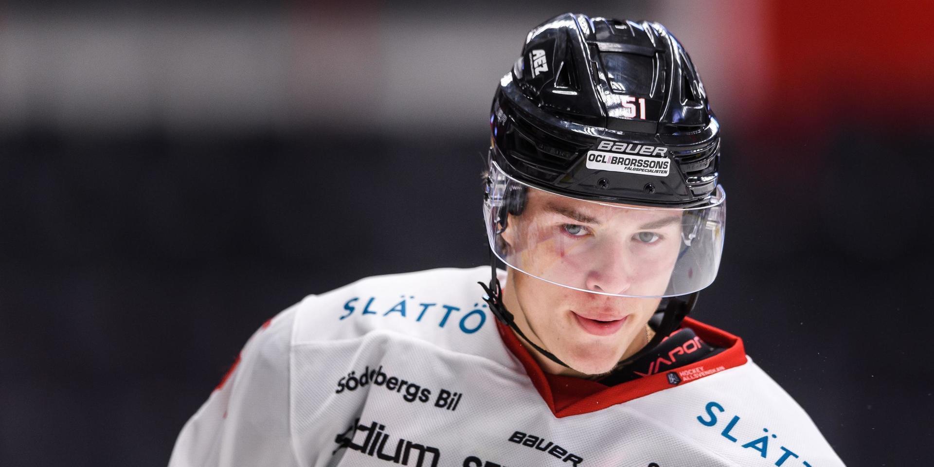 Jakob Stöfflings kontrakt med Vita Hästen är brutet. I stället blir backlånet kvar i Halmstad Hammers under resten av säsongen.