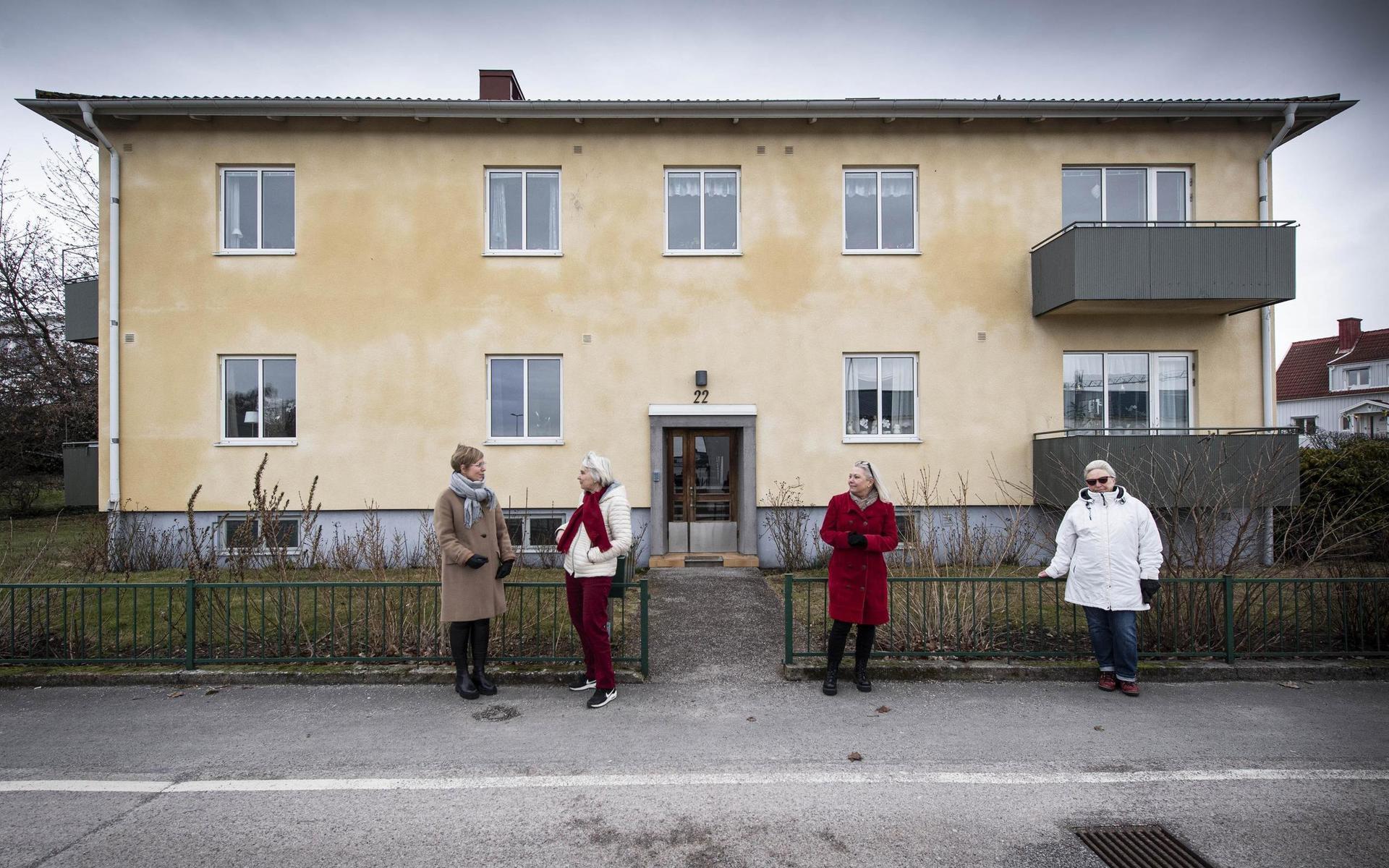 Camilla Ynner, Monica Friedländer Stensman, Cecilia Dahlgren och Doris Jakobsson trivs med att HFAB har udda, småskaliga boenden som på Söndrumsvägen 22. De motsätter sig därför den aviserade försäljningen.