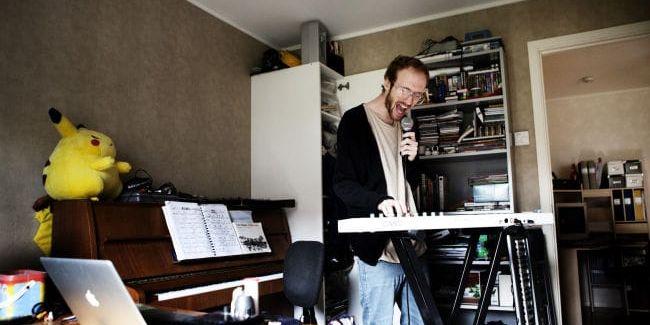 Gör allt själv. För att göra elektronisk popmusik behövs ingen studio: "Egentligen räcker det med en dator, ett musikproduktionsprogram och massa inspiration. Man får inte vara rädd för att blanda grejer", säger Tommy Svensson som spelat in ett helt album i sitt sovrum.