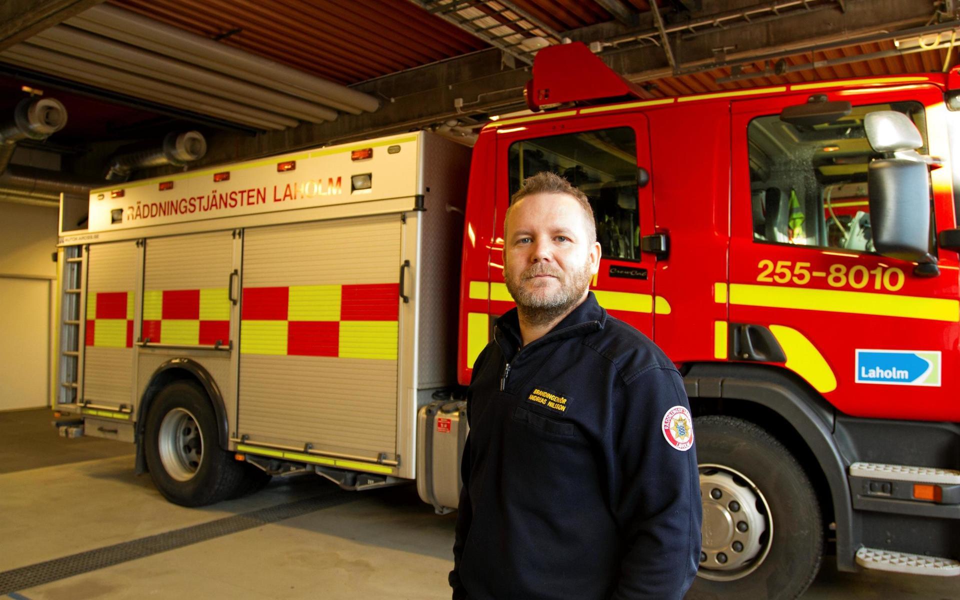 Andreas Nilsson är chef för räddningstjänsten i Laholms kommun. ”Man ska nog inte dra för stora slutsatser från statistiken”, säger han. Slump är en stor faktor vid olyckorna som kåren rycker ut på.