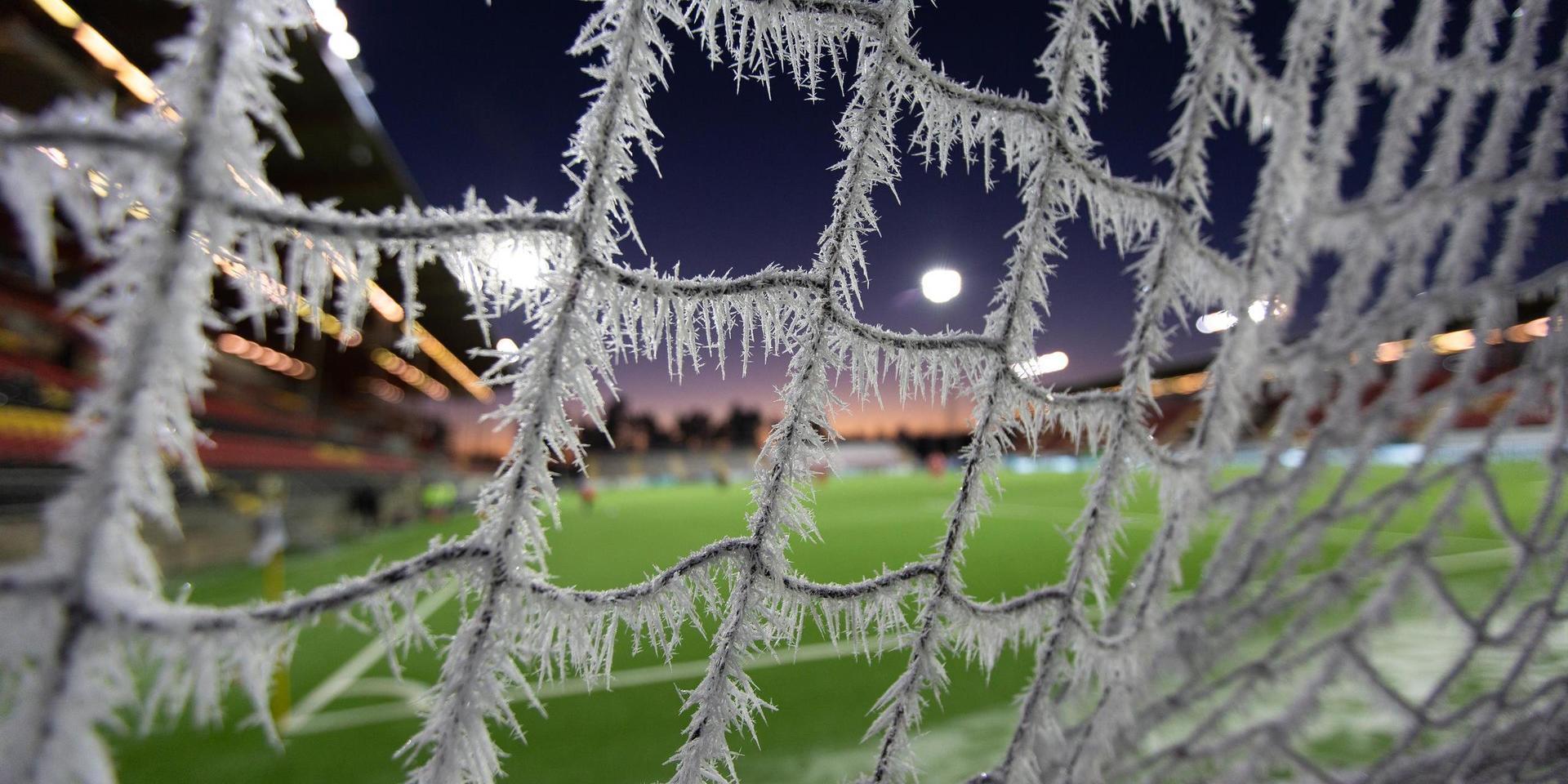 Det är inte bara frost på Jämtkraft arena, utan även mycket snö. Därför åker Östersunds FK till Spanien på träningsläger. Arkivbild.