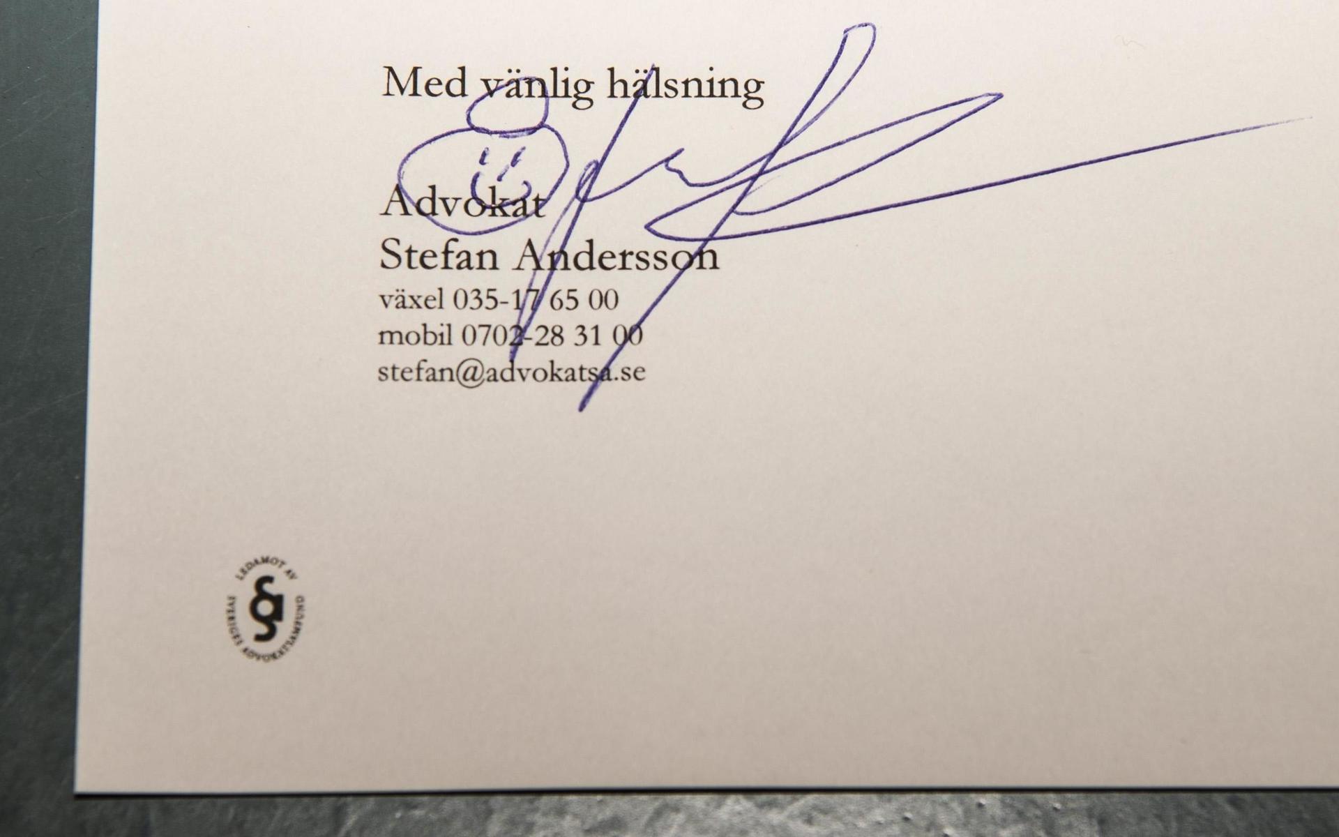 Stefan Anderssons namnteckning sprider glädje och förmedlar hur han ser på sig själv och livet.