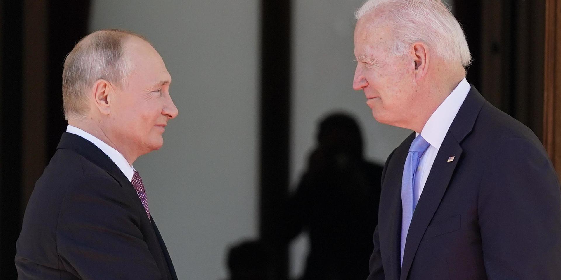Rysslands president Vladimir Putin och hans amerikanske kollega Joe Biden samtalade i timmar.