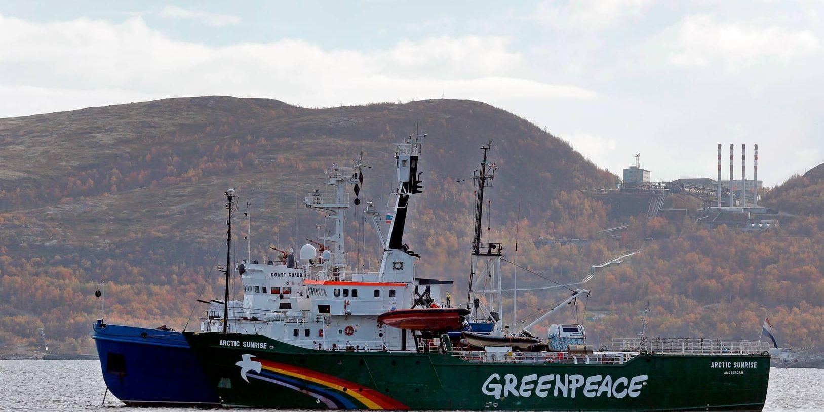 Ryssland har av den internationella skiljedomstolen i Haag dömts att betala omkring 54 miljoner kronor i skadestånd till Nederländerna för att 2013 ha beslagtagit Greenpeace-fartyget Arctic Sunrise, Arkivbild.