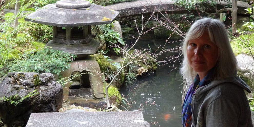 Författaren Anna-Lena Haraldsson har länge varit fascinerad av japanska trädgårdar.