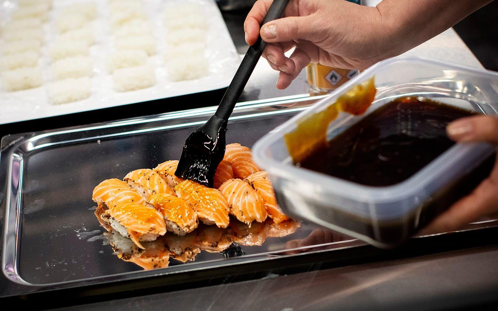 Lokalt samarbete. Tillsammans med resturang Takenaka i Halmstad har Maxi Flygstaden tagit fram ett eget sushi-sortiment speciellt anpassat för sin kundkrets.
