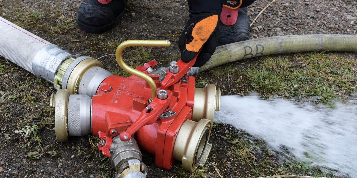 40 brandmän har arbetat med att släcka en skogsbrand i Bollebygd kommun. Arkivbild.