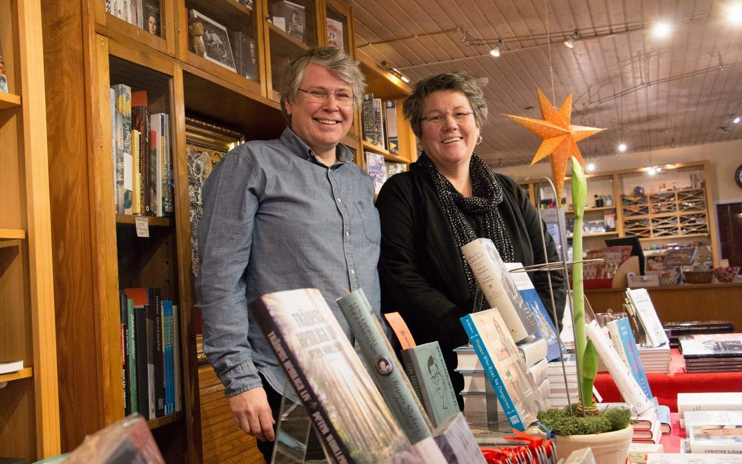 Fria. Stefan Ljungqvist och Diana Lavessons bokhandel är ett slags litterär frizon. Ingen annan än de själva bestämmer vad som ska stå på hyllorna. Bild: Henrik Williamsson