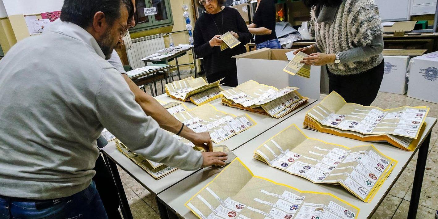 Rösträkning i Italien.