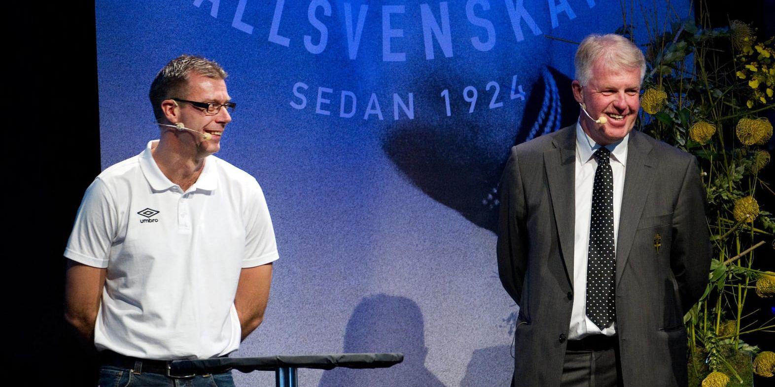 Bosse Karlsson, till höger, slutar som svensk domarbas efter anklagelser kopplade till metoo-uppropen. Arkivbild.