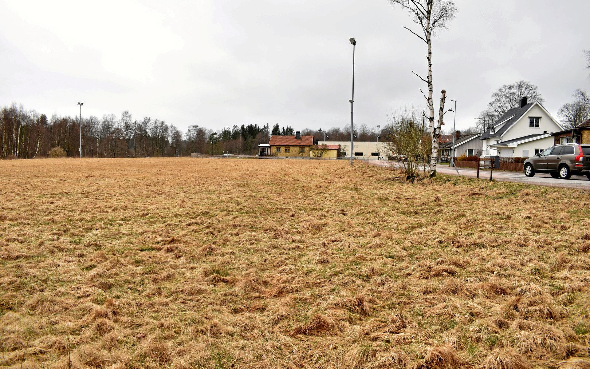 Det här är tomten där detaljplanen nu ändras så att den nya skolan i Landeryd kan byggas.