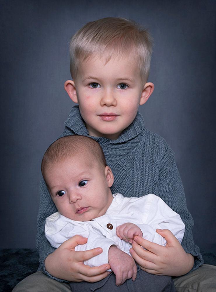 Julieta och Madelene Tjäder, Halmstad fick den 18 november en pojke som heter Zac. Han vägde 3345 g och var 50 cm lång. Storebror heter Emmett.