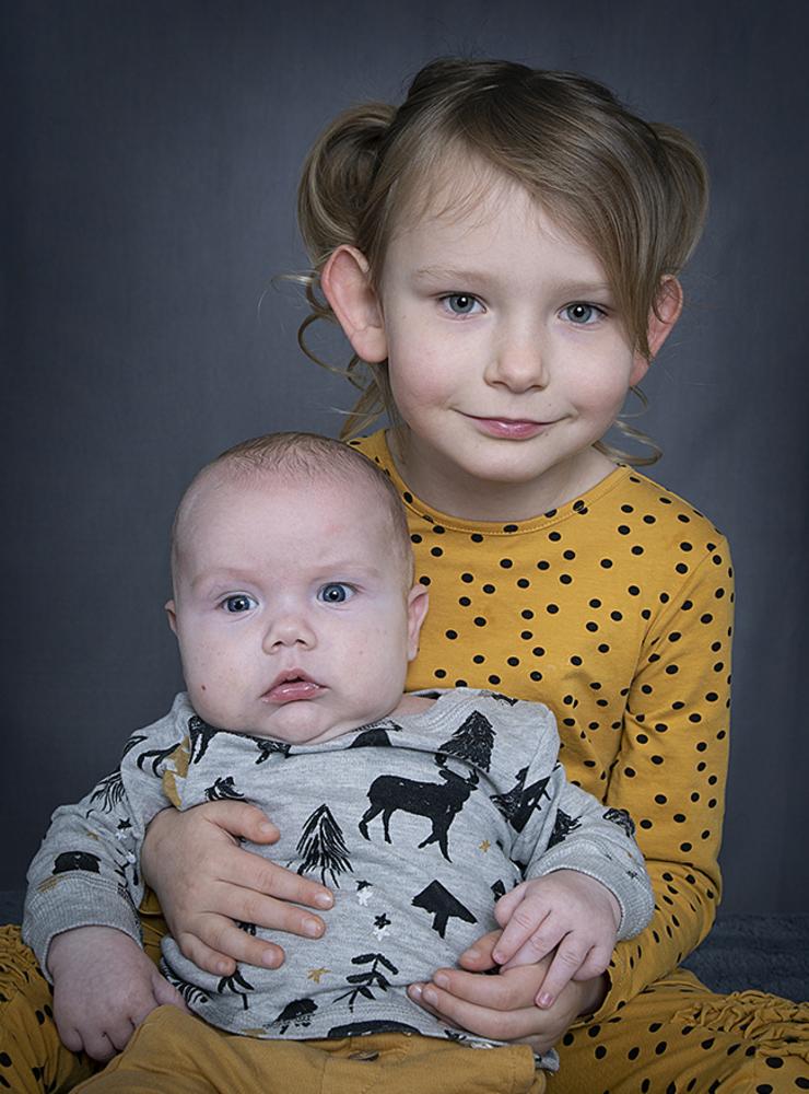Isabella Dymne Lundgren och Simon Lundgren, Harplinge fick den 27 augusti en pojke som heter Ludwig. Han vägde 4790 g och var 56 cm lång. Storasyster heter Wilma.