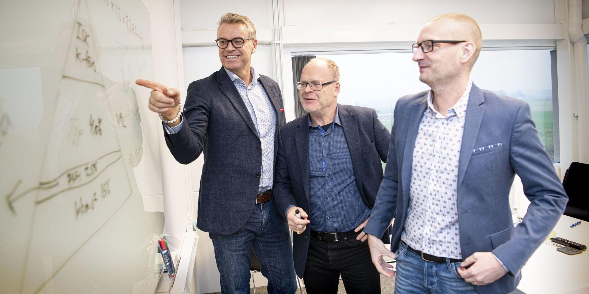 Från vänster: Stephan Artursson, Roger Isaksson och Sanny Erixon. Alla tre jobbar på Söderberg &amp; Partners i Halmstad.  Roger Isaksson och Sanny Erixon är pensionsrådgivare, Stephan Artursson är teamledare och jobbar mer med fokus på kapitalförvaltning.