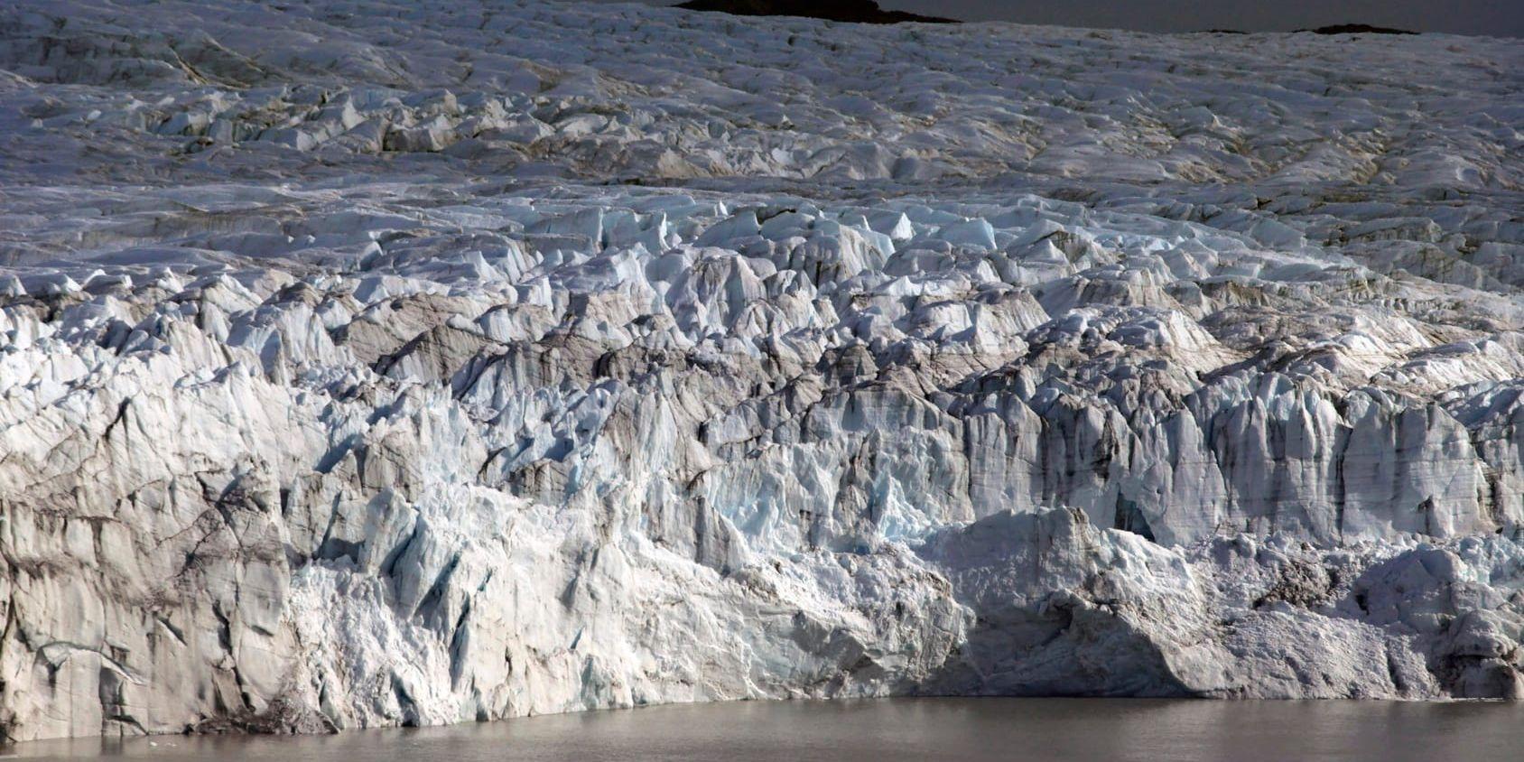 Det regnar allt oftare på Grönland på vintern, vilket påskyndar avsmältningen av isen som täcker stora delar av ön. Arkivbild.