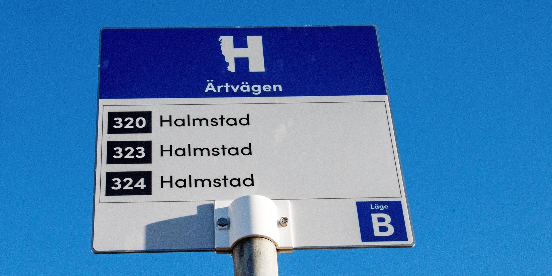 Busshållplatsen Ärtvägen i Lilla Tjärby.