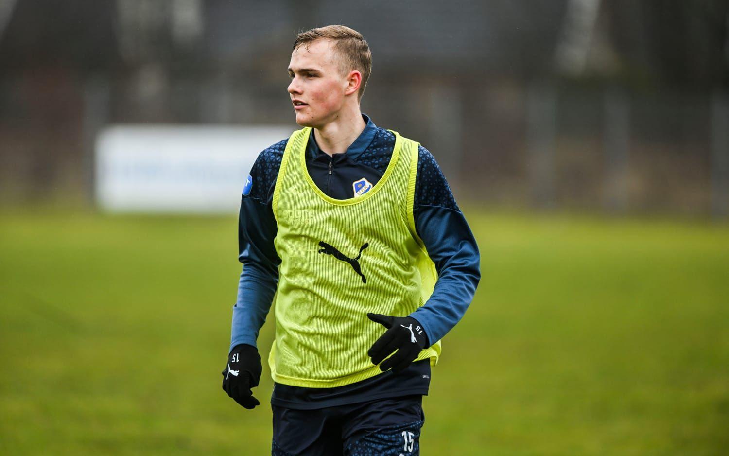 Gustav Friberg är, som HP tidigare rapporterat, numera med och tränar med HBK efter sitt fotbrott i vintras.