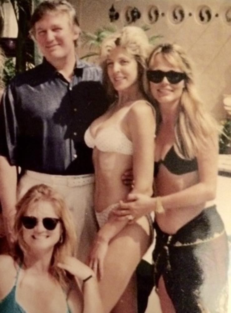 Lena (t h) i mitten på 1990-talet med Donald Trump och hans dåvarande hustrun Marla.