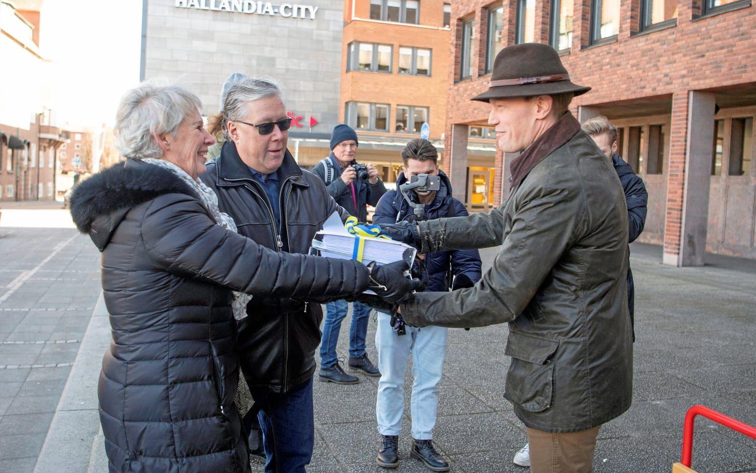 De vill att folkomröstning ska stoppa hotellbygge i Picassoparken